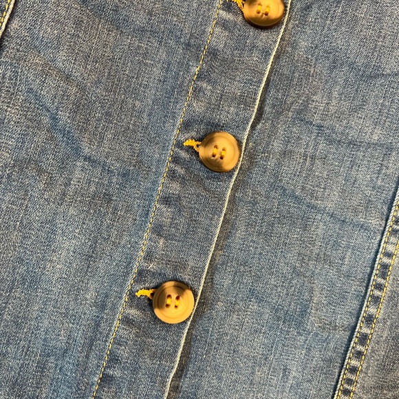 DOWNEAST | Plus Size Jean Skirt with Buttons 2X - Picture 4 of 5